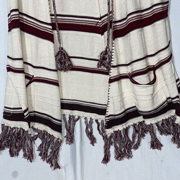 Umgee sleeveless poncho style sweater - Picture 4 of 8